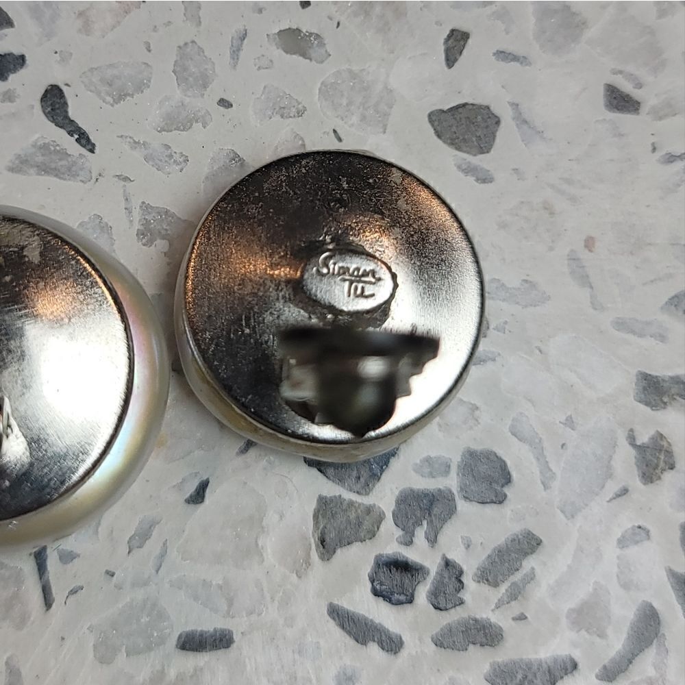 SIMAN TU Clip On Pearl Earrings - Picture 6 of 6